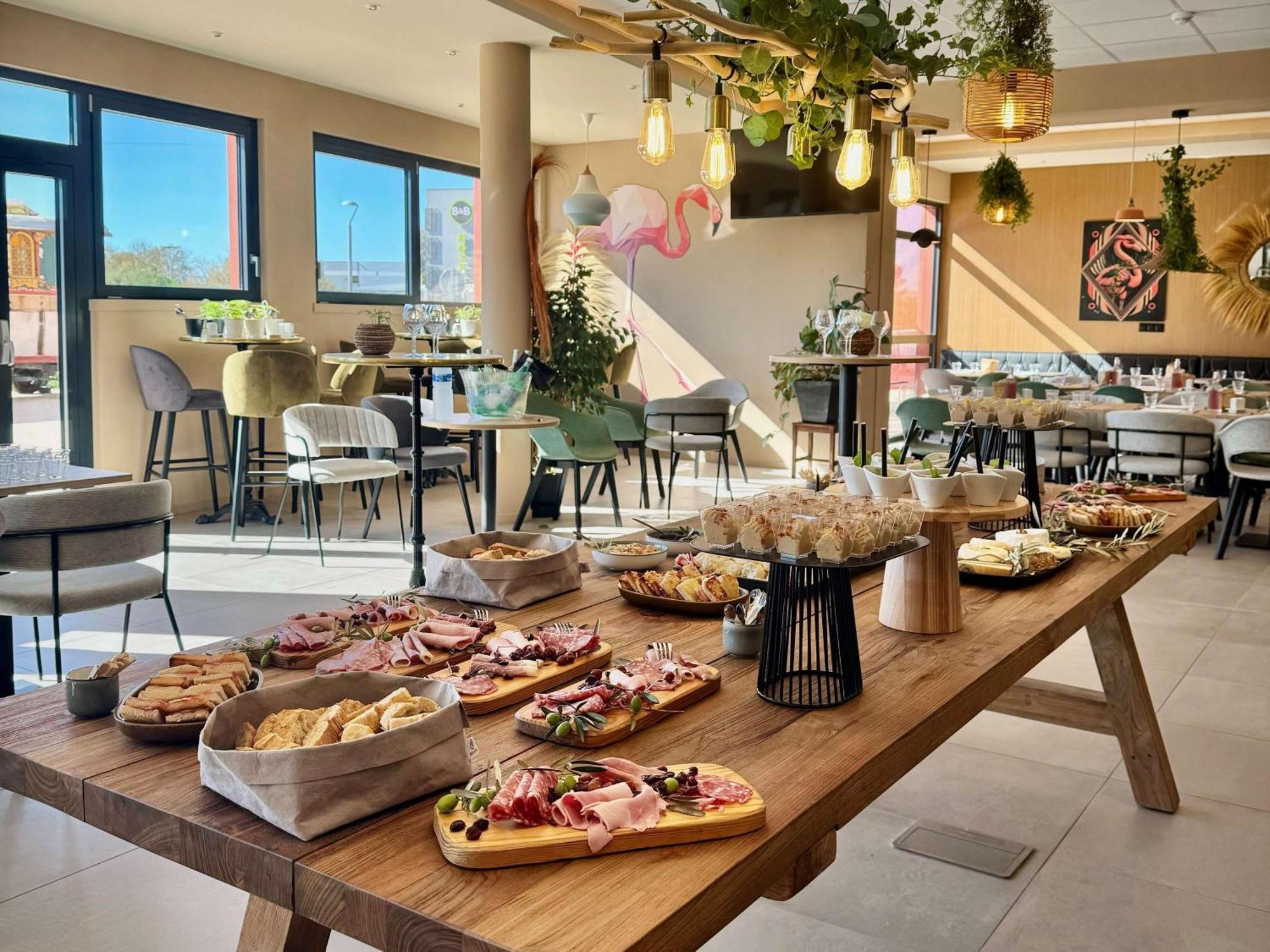 Aparthotel Adagio Access Porte De Camargue Saint-Martin-de-Crau Ngoại thất bức ảnh