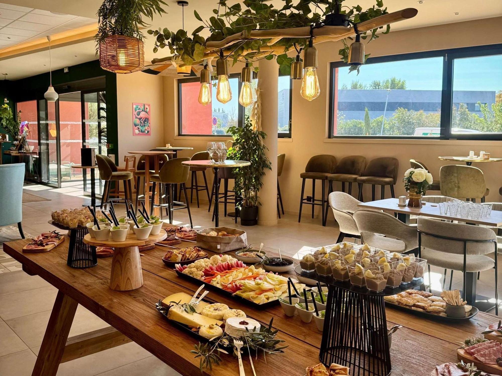 Aparthotel Adagio Access Porte De Camargue Saint-Martin-de-Crau Ngoại thất bức ảnh