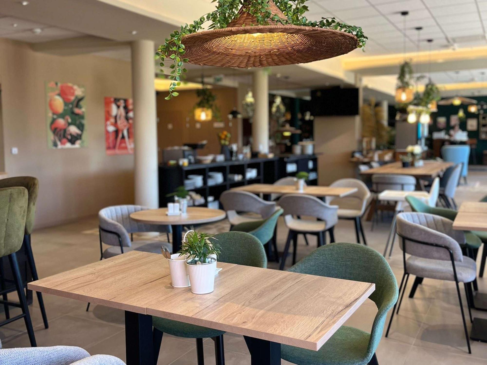 Aparthotel Adagio Access Porte De Camargue Saint-Martin-de-Crau Ngoại thất bức ảnh