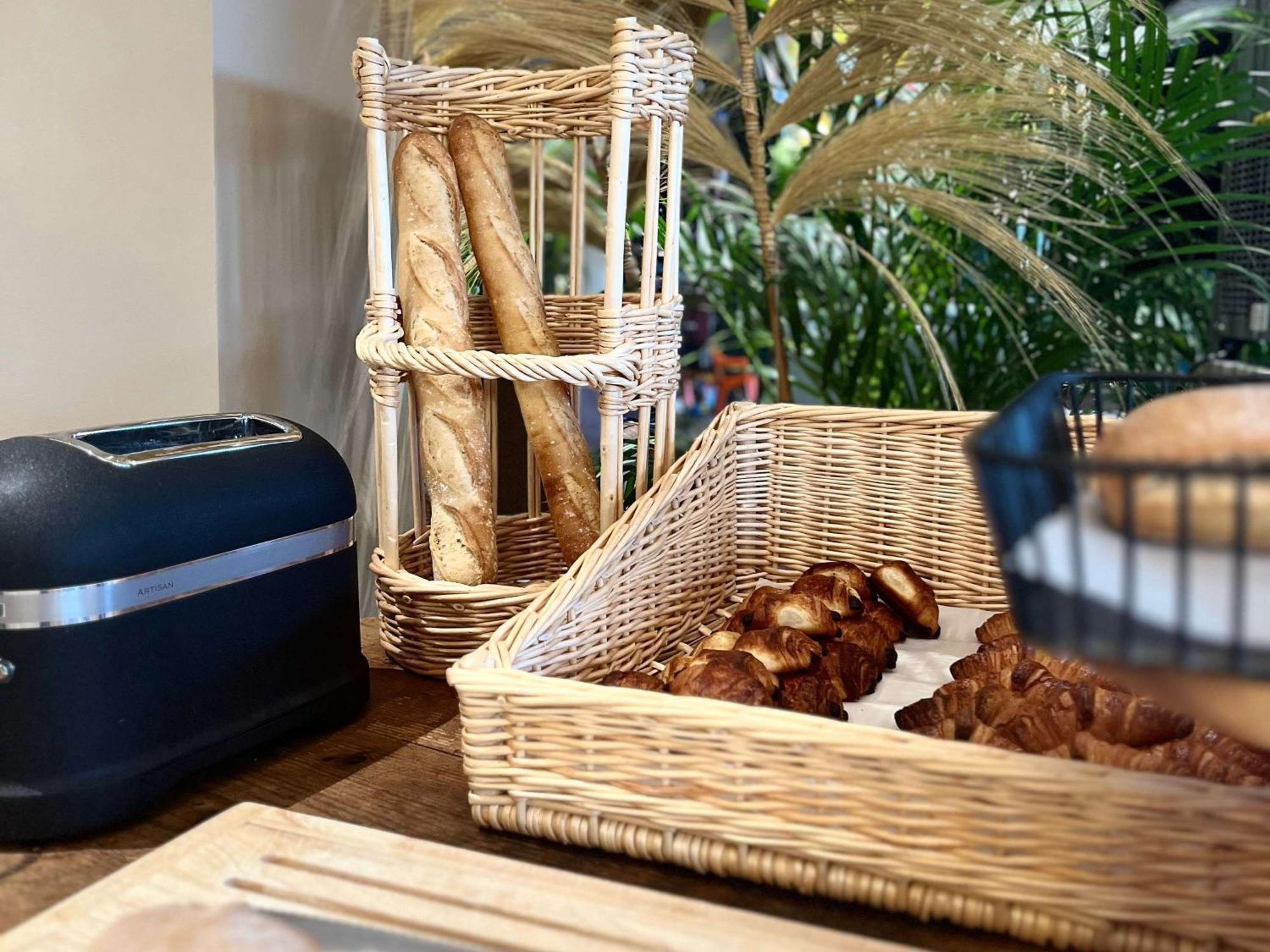 Aparthotel Adagio Access Porte De Camargue Saint-Martin-de-Crau Ngoại thất bức ảnh