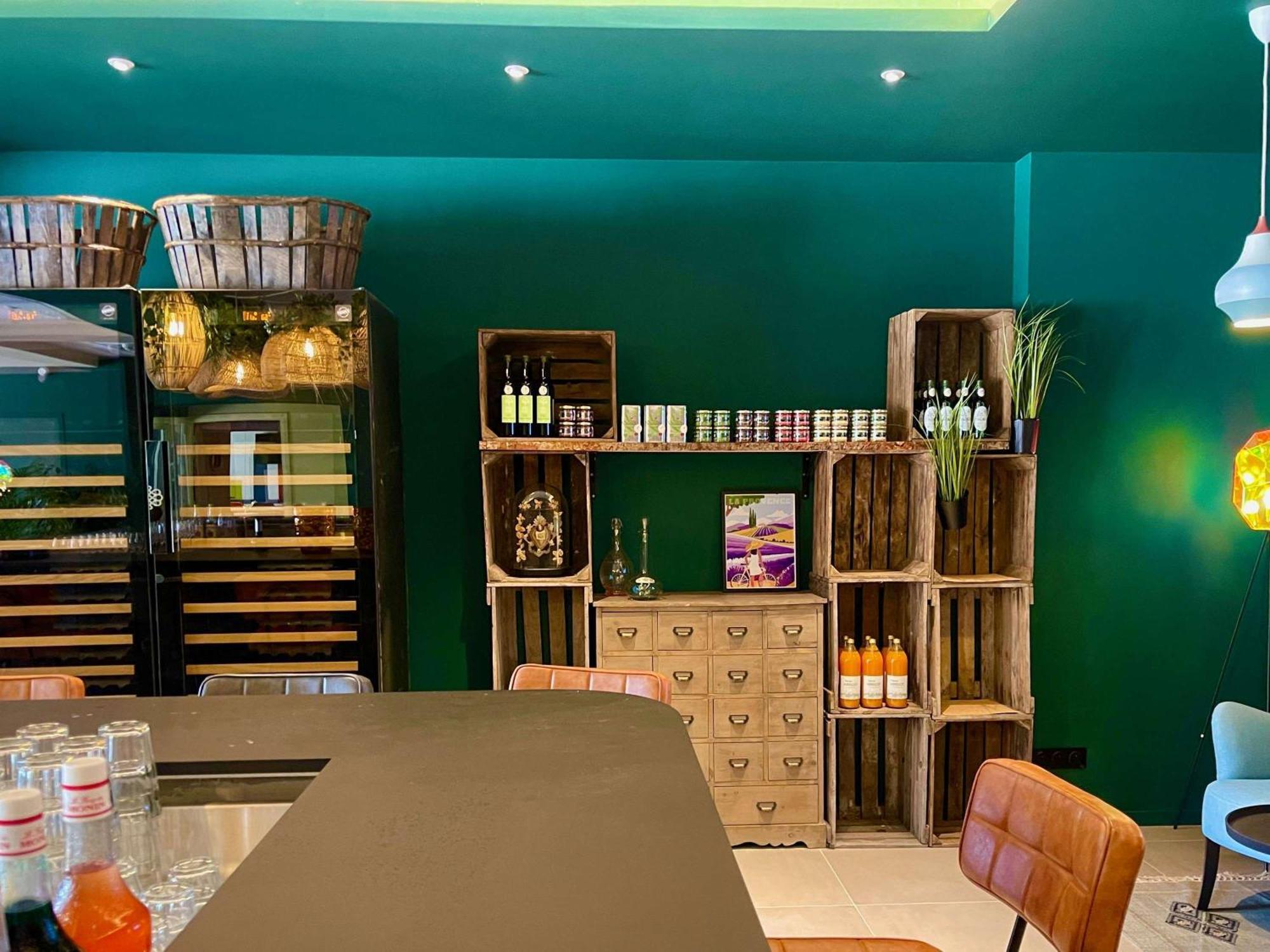 Aparthotel Adagio Access Porte De Camargue Saint-Martin-de-Crau Ngoại thất bức ảnh